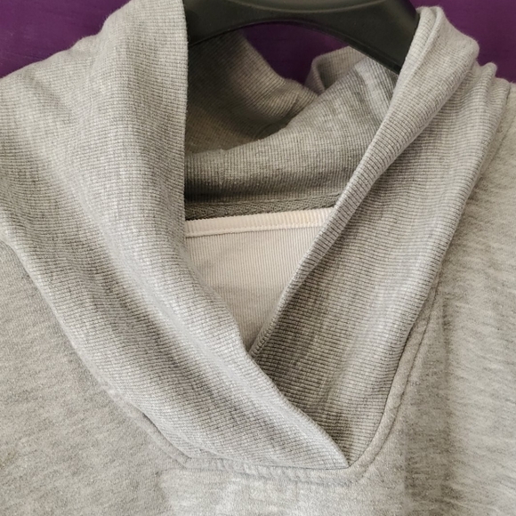 Grey sweater - Picture 3 of 5